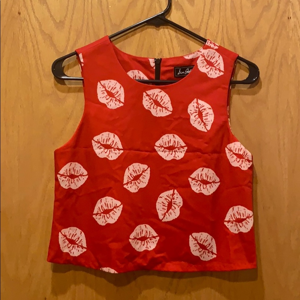 Red lips crop sleeveless top